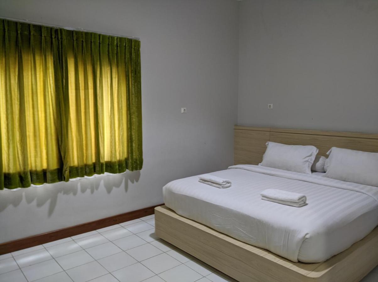 Twin Star Hotel Surakarta  Ngoại thất bức ảnh