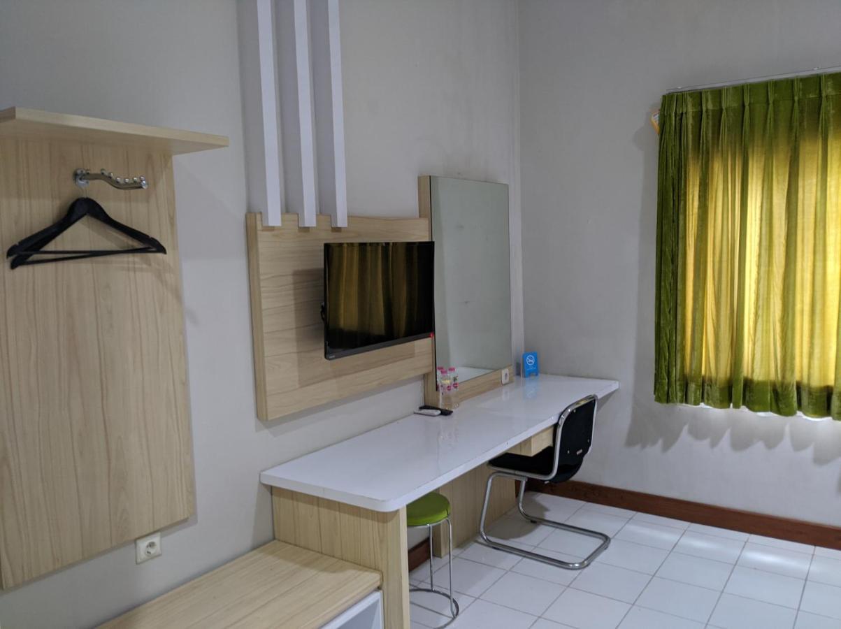 Twin Star Hotel Surakarta  Ngoại thất bức ảnh