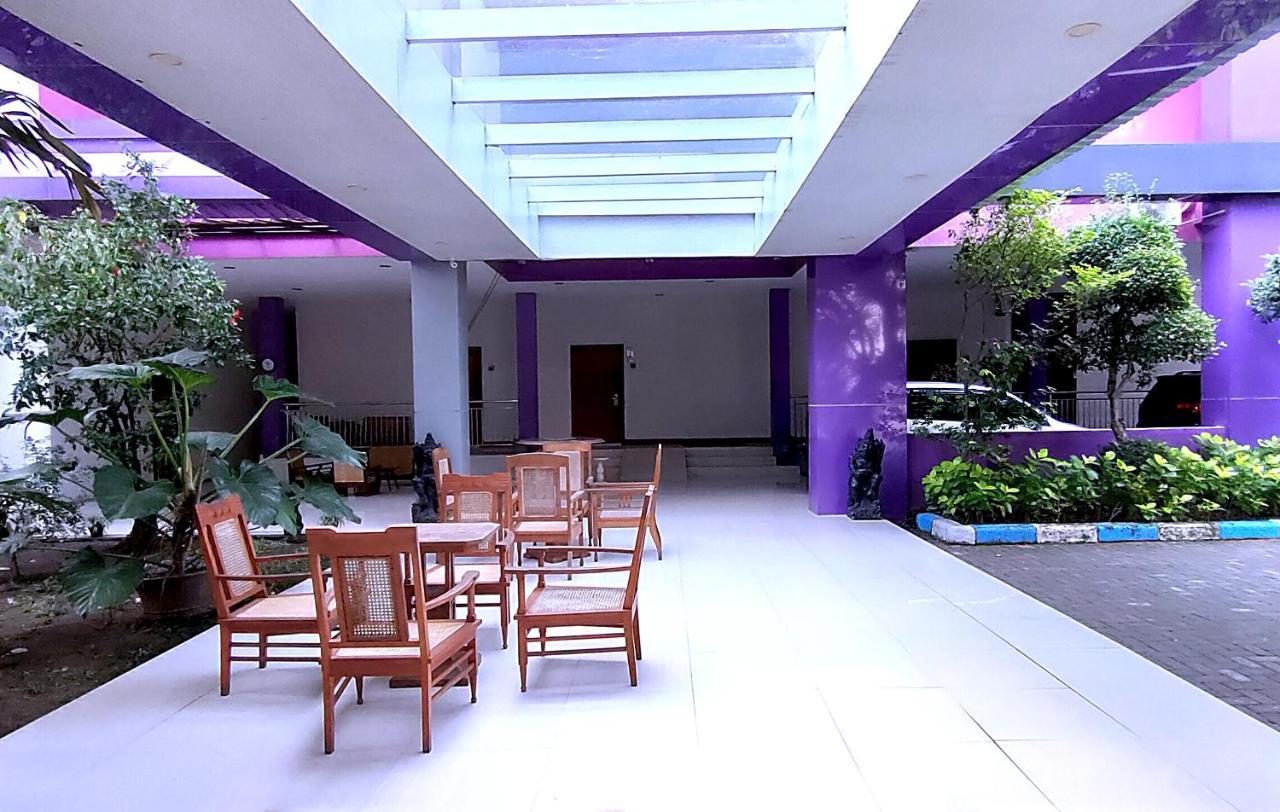 Twin Star Hotel Surakarta  Ngoại thất bức ảnh