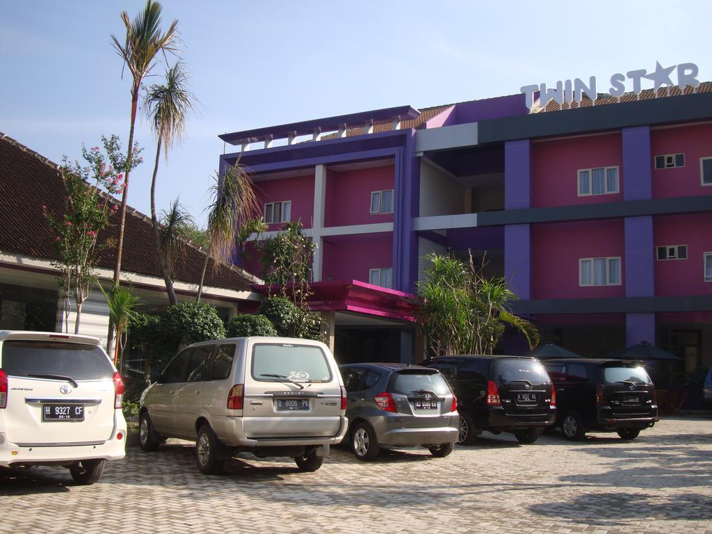 Twin Star Hotel Surakarta  Ngoại thất bức ảnh