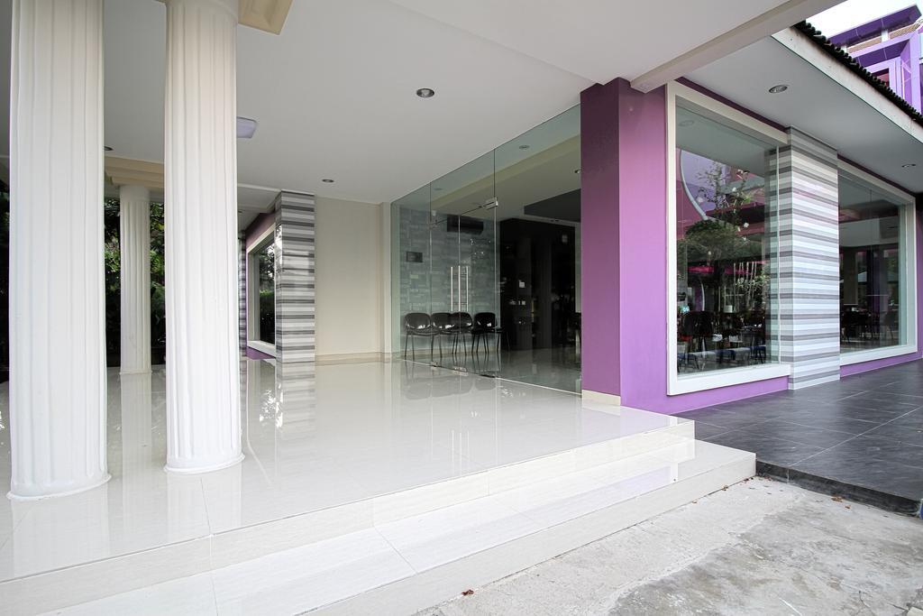 Twin Star Hotel Surakarta  Ngoại thất bức ảnh