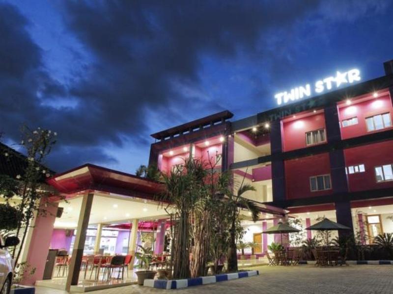 Twin Star Hotel Surakarta  Ngoại thất bức ảnh