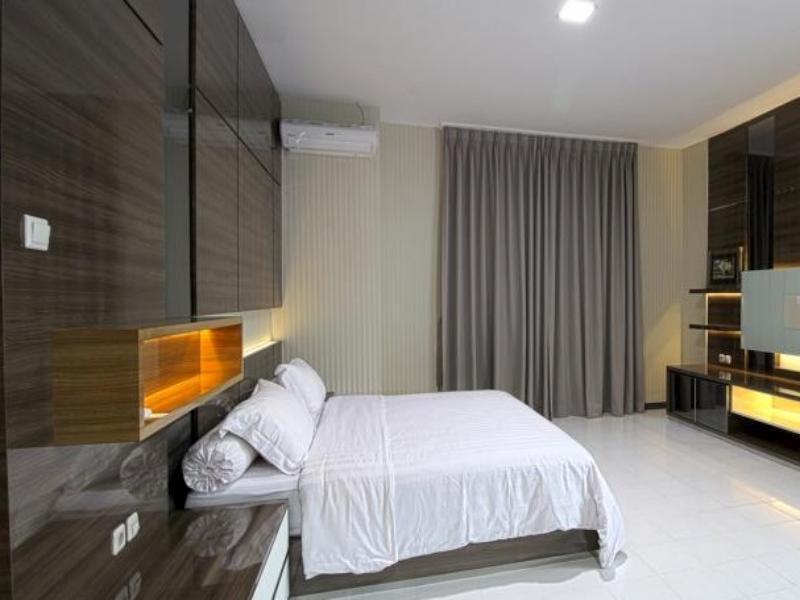 Twin Star Hotel Surakarta  Ngoại thất bức ảnh
